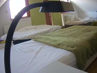 voyeurcam-julmodels-bed-2 webcam