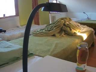 voyeurcam-julmodels-bed-2