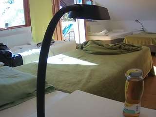 voyeurcam-julmodels-bed-2 webcam