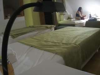 voyeurcam-julmodels-bed-2 webcam