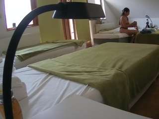 voyeurcam-julmodels-bed-2 webcam