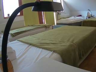 voyeurcam-julmodels-bed-2 webcam