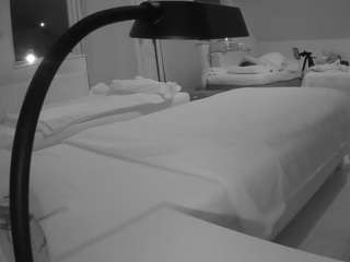 voyeurcam-julmodels-bed-2