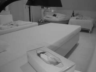 โมเดลนี้กำลังถ่ายทอดสดอยู่. voyeurcam-julmodels-bed-2