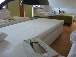 voyeurcam-julmodels-bed-2