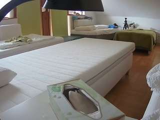 voyeurcam-julmodels-bed-2