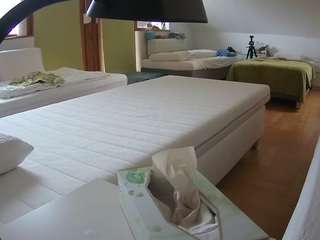 voyeurcam-julmodels-bed-2