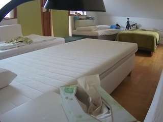 voyeurcam-julmodels-bed-2
