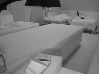 voyeurcam-julmodels-bed-2