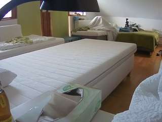 voyeurcam-julmodels-bed-2