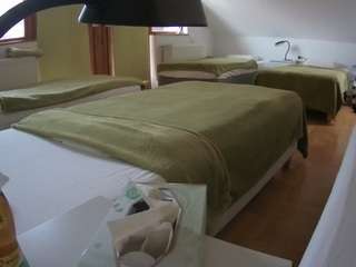 voyeurcam-julmodels-bed-2