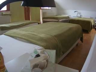 voyeurcam-julmodels-bed-2