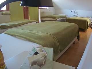voyeurcam-julmodels-bed-2