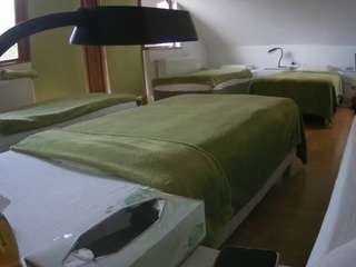 voyeurcam-julmodels-bed-2