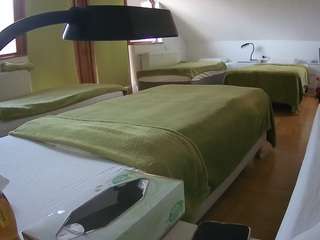 voyeurcam-julmodels-bed-2
