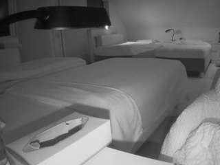voyeurcam-julmodels-bed-2