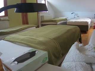 voyeurcam-julmodels-bed-2