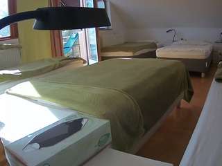 voyeurcam-julmodels-bed-2