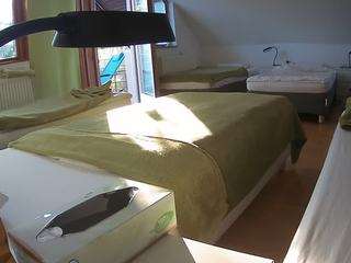 voyeurcam-julmodels-bed-2