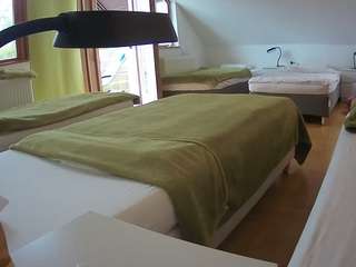 voyeurcam-julmodels-bed-2