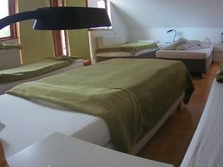 voyeurcam-julmodels-bed-2