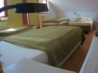 voyeurcam-julmodels-bed-2