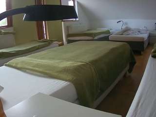 voyeurcam-julmodels-bed-2