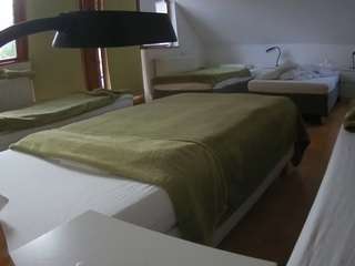 voyeurcam-julmodels-bed-2