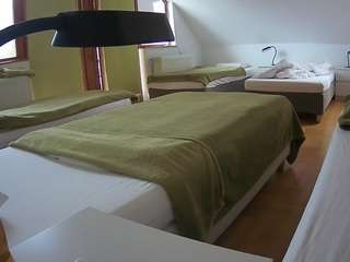 voyeurcam-julmodels-bed-2
