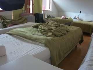 voyeurcam-julmodels-bed-2