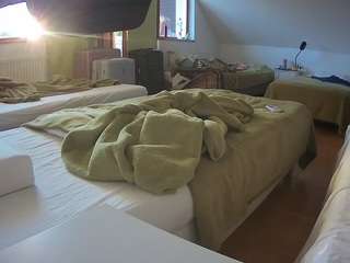 voyeurcam-julmodels-bed-2