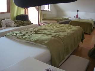 voyeurcam-julmodels-bed-2