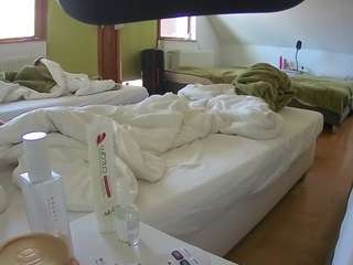 voyeurcam-julmodels-bed-2