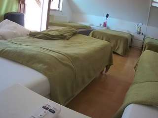 voyeurcam-julmodels-bed-2