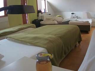 voyeurcam-julmodels-bed-2