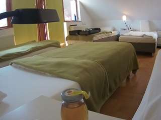 voyeurcam-julmodels-bed-2