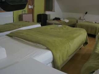 voyeurcam-julmodels-bed-2