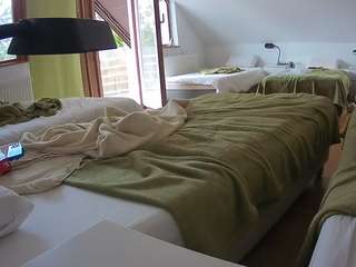 voyeurcam-julmodels-bed-2