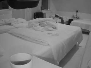 voyeurcam-julmodels-bed-2