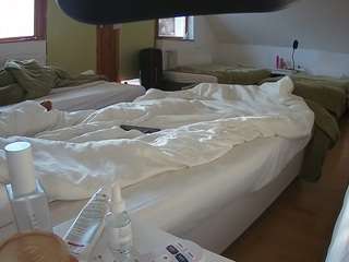 voyeurcam-julmodels-bed-2