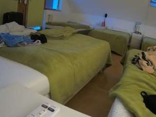 voyeurcam-julmodels-bed-2