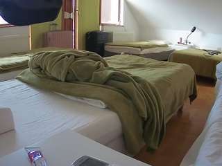 voyeurcam-julmodels-bed-2