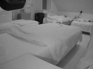 voyeurcam-julmodels-bed-2