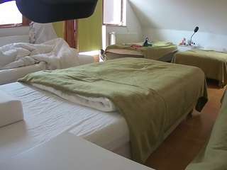 voyeurcam-julmodels-bed-2