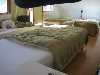 voyeurcam-julmodels-bed-2