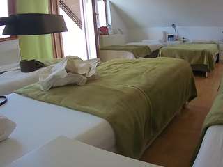 voyeurcam-julmodels-bed-2