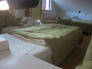 voyeurcam-julmodels-bed-2