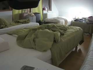 voyeurcam-julmodels-bed-2