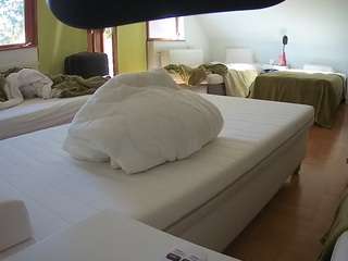 voyeurcam-julmodels-bed-2