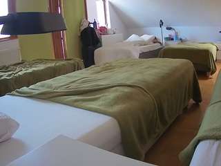 voyeurcam-julmodels-bed-2